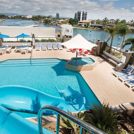 Tiki Hotel Apartments Surfers Paradise โกลด์โคสต์ ภายนอก รูปภาพ