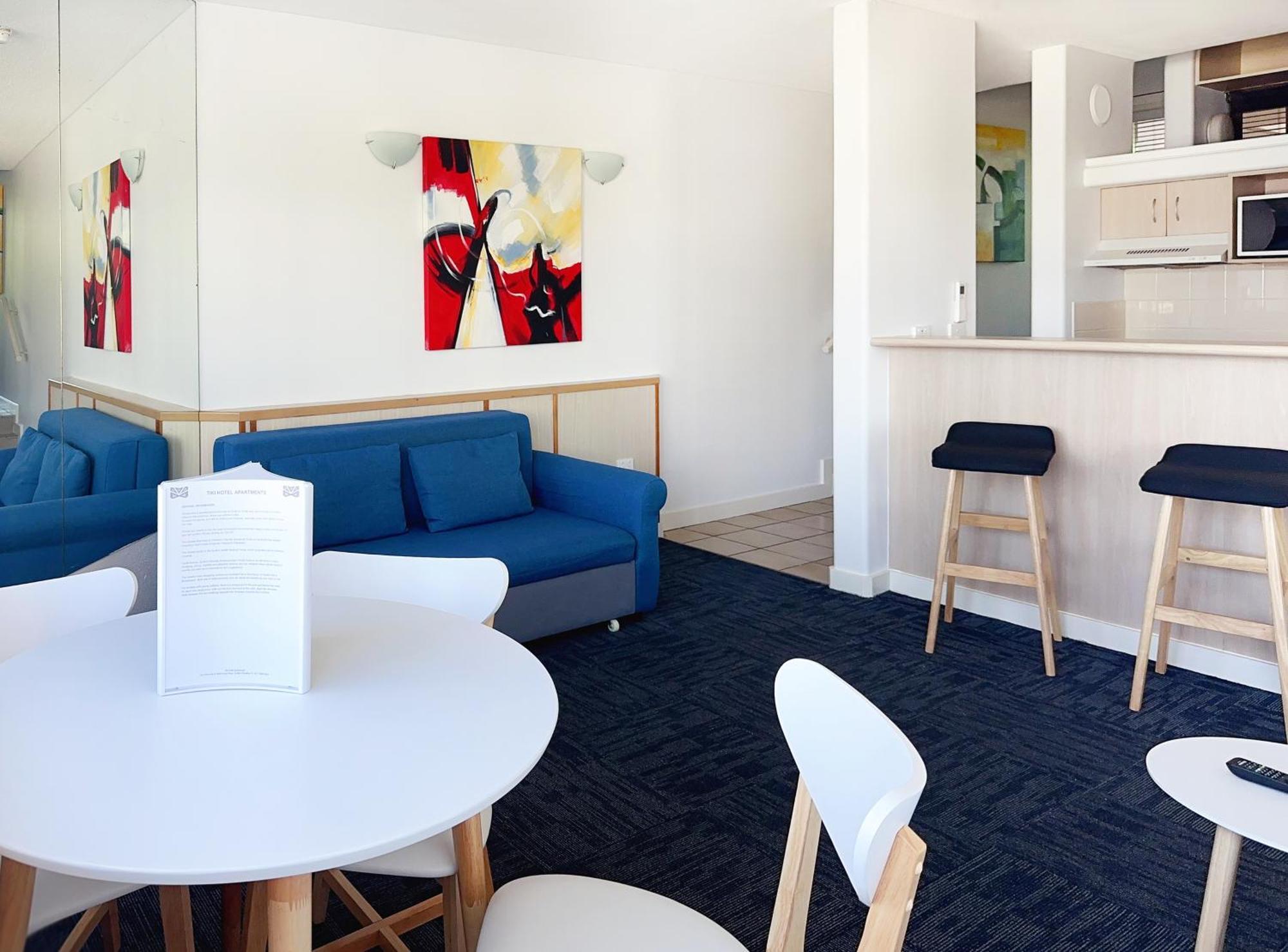 Tiki Hotel Apartments Surfers Paradise โกลด์โคสต์ ภายนอก รูปภาพ