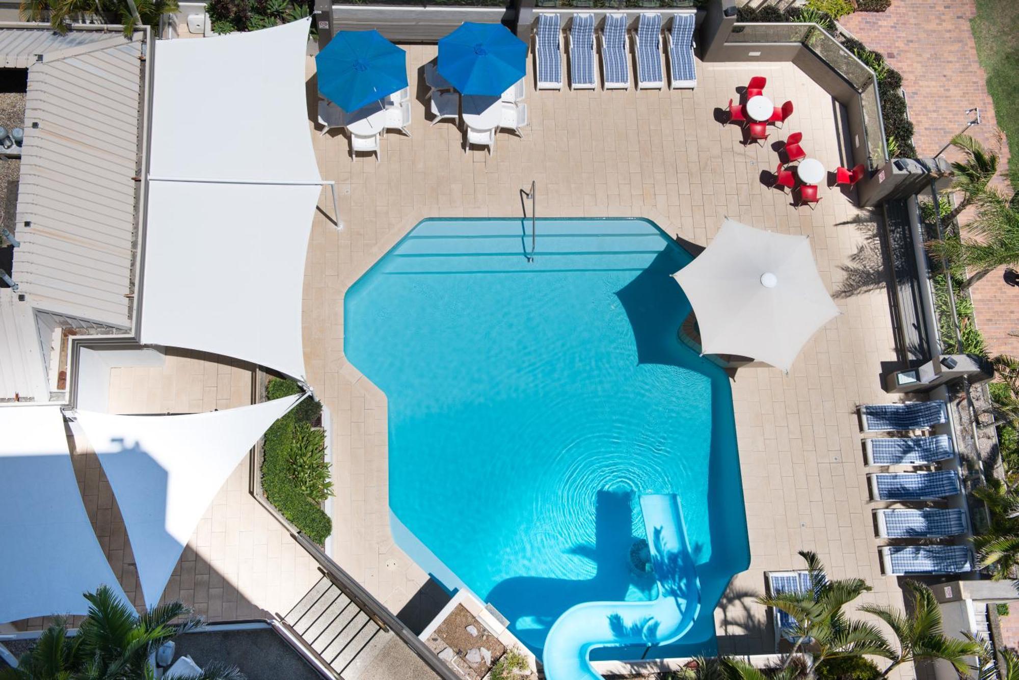 Tiki Hotel Apartments Surfers Paradise โกลด์โคสต์ ภายนอก รูปภาพ